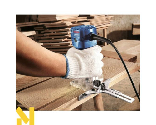 Фрезер Bosch GKF 550 Professional