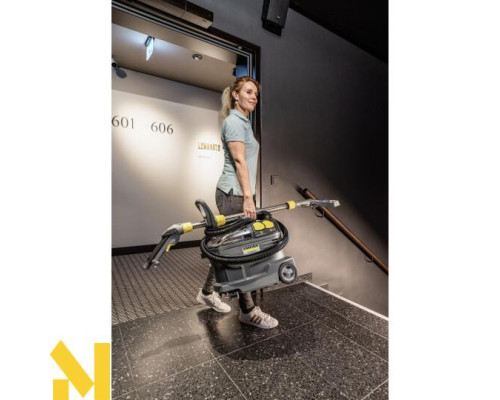 Пилосос миючий Karcher Puzzi 8/1 Adv