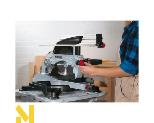 Пила торцювальна Metabo KGT 305 M