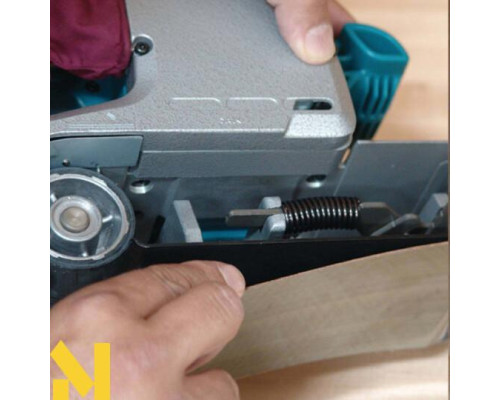 Шліфмашина стрічкова Makita 9924DB