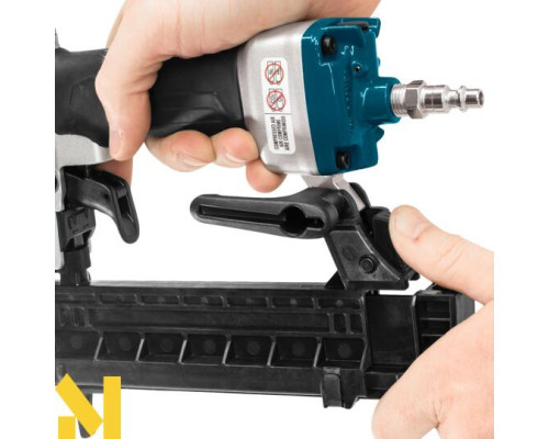 Степлер пневматичний Makita AT638A