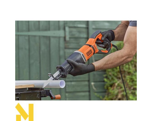 Пила шабельна Black&Decker BES301