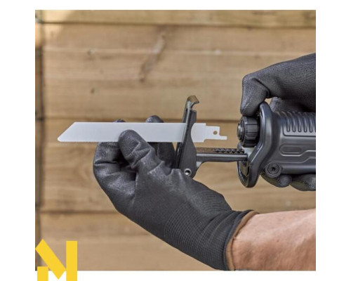 Пила шабельна Black&Decker BES301