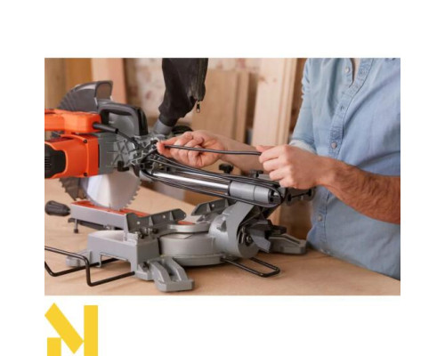 Пила торцювальна мережева Black&Decker BES700