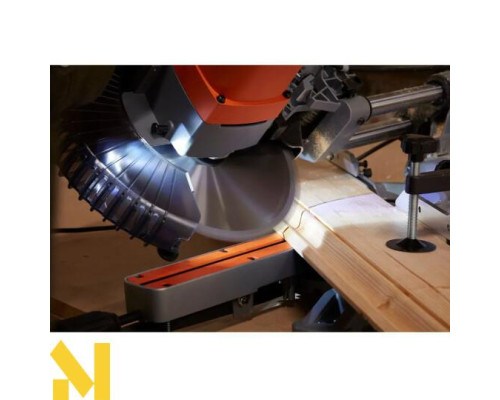 Пила торцювальна Black&Decker BES710