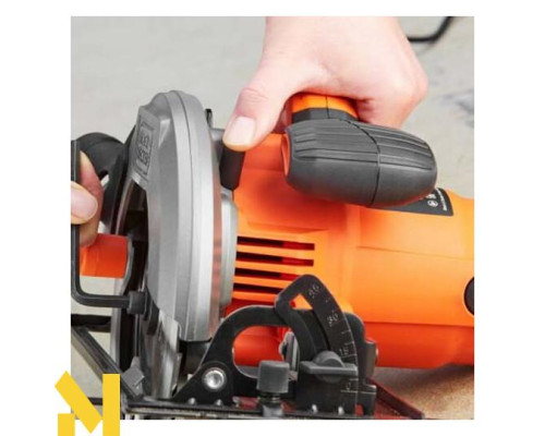 Пила дискова Black&Decker CS1550