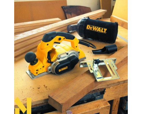 Рубанок електричний DeWalt D26500K