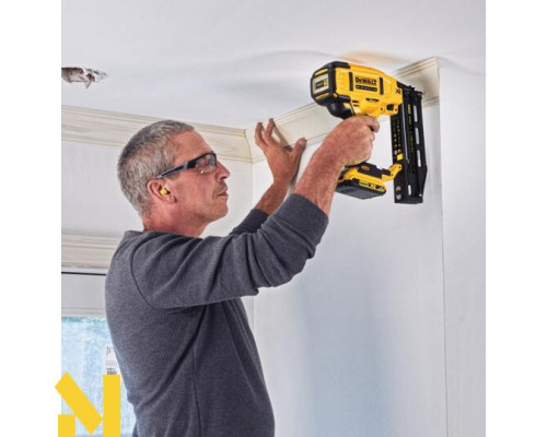Цвяхозабивач акумуляторний безщітковий DeWALT DCN662N (без АКБ та ЗП)