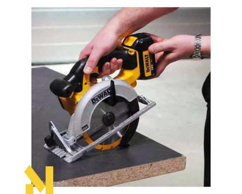 Пила дискова акумуляторна DeWALT DCS570NT (без АКБ та ЗП)