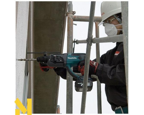 Перфоратор акумуляторний Makita DHR202RFJ