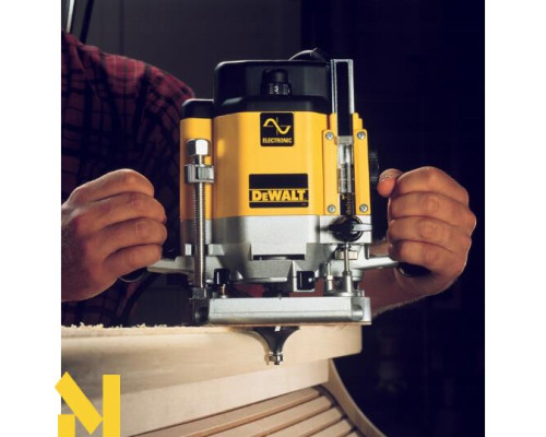 Фрезер DeWalt DW625E
