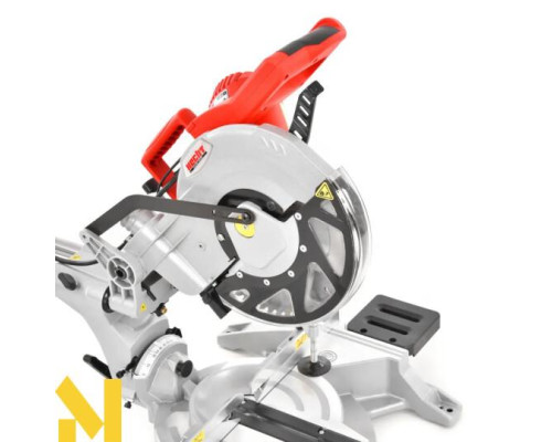 Пила торцювальна HECHT 820