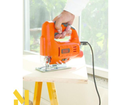 Лобзик електричний Black&Decker JS20
