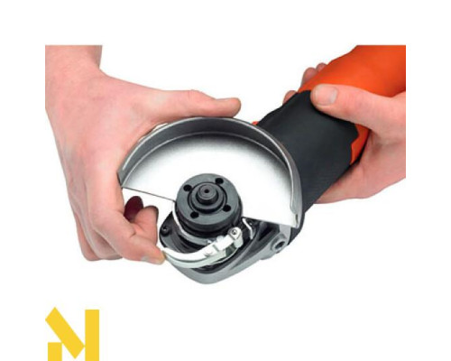 Болгарка (кутова шліфмашина) Black&Decker KG912