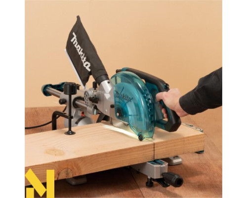 Пила торцювальна Makita LS0816F