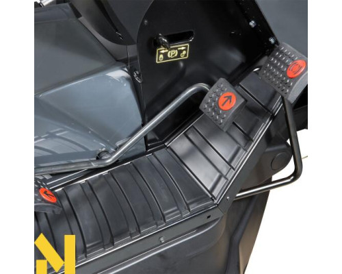 Садовий трактор бензиновий Oleo-Mac OM 93/16 R