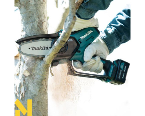 Міні-пила акумуляторна Makita UC100DWA